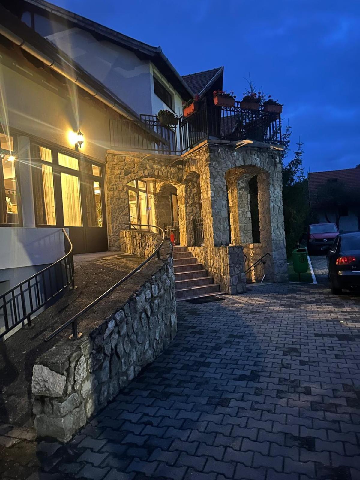 Pensiunea Casa Saxonia Rîşnov Kültér fotó